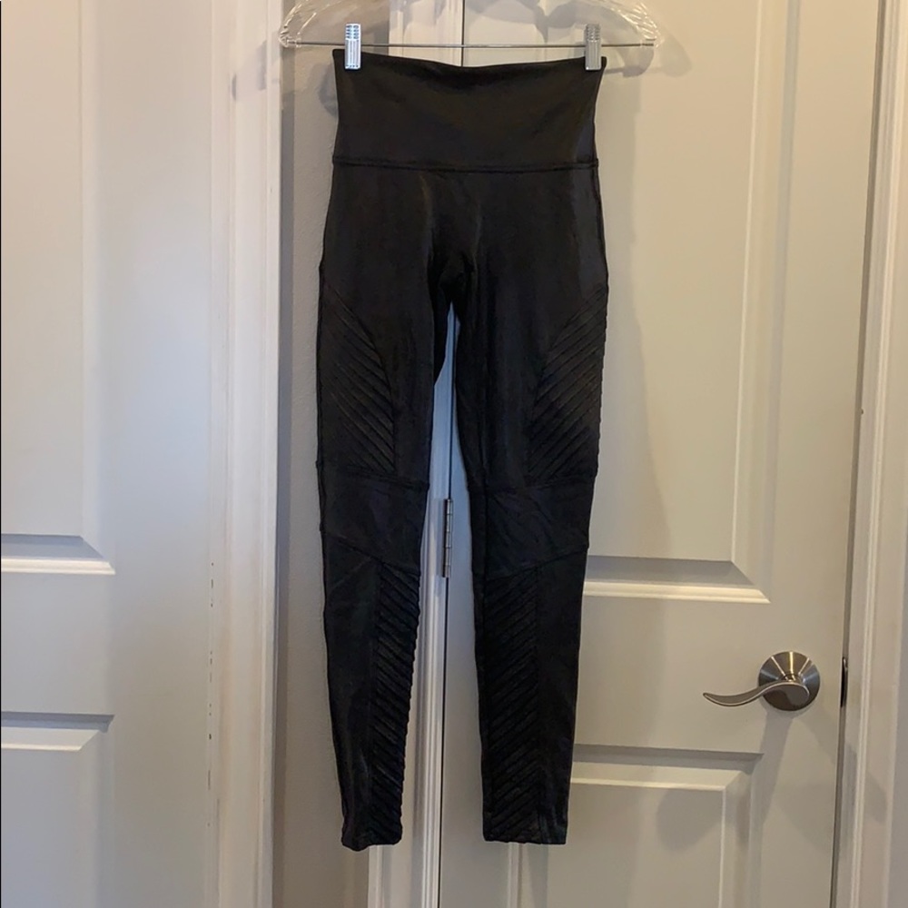 Spanx faux leather leggings, moto sz Medium black